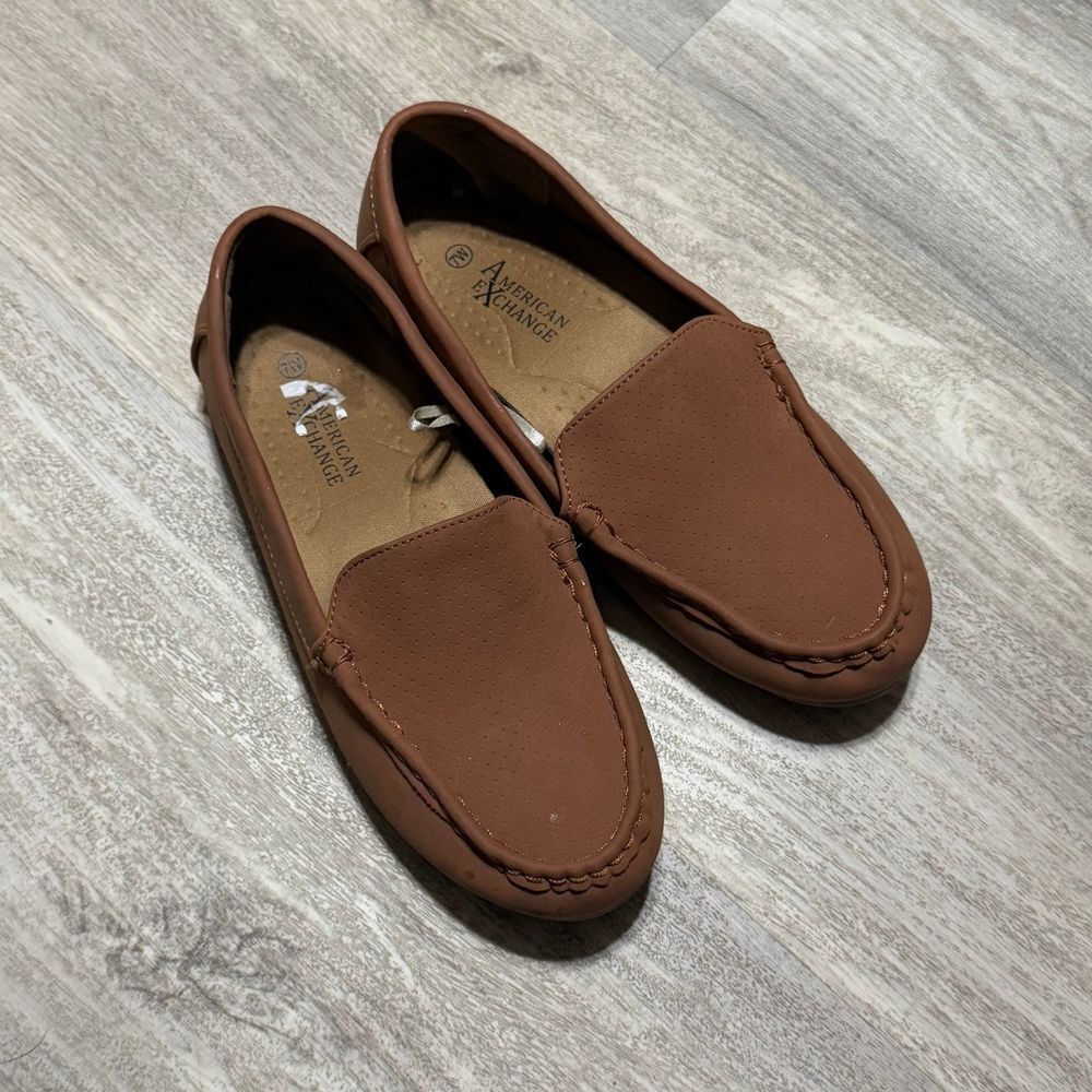 Boys size 7W‎ handsome house shoes/slippers grip rubber bottom